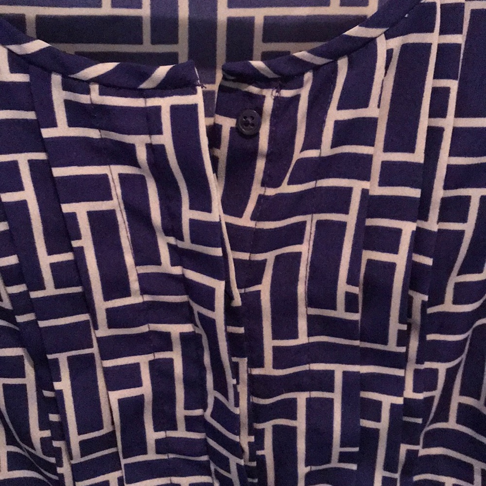Button down blouse - Picture 2 of 2
